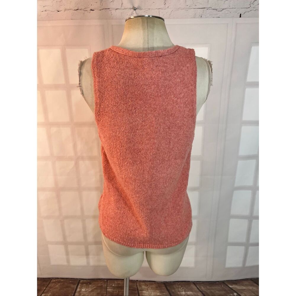 Express Coral Pink V-Neck Boucle Knit Sleeveless Sweater Tank Top Size Large - Picture 3 of 8
